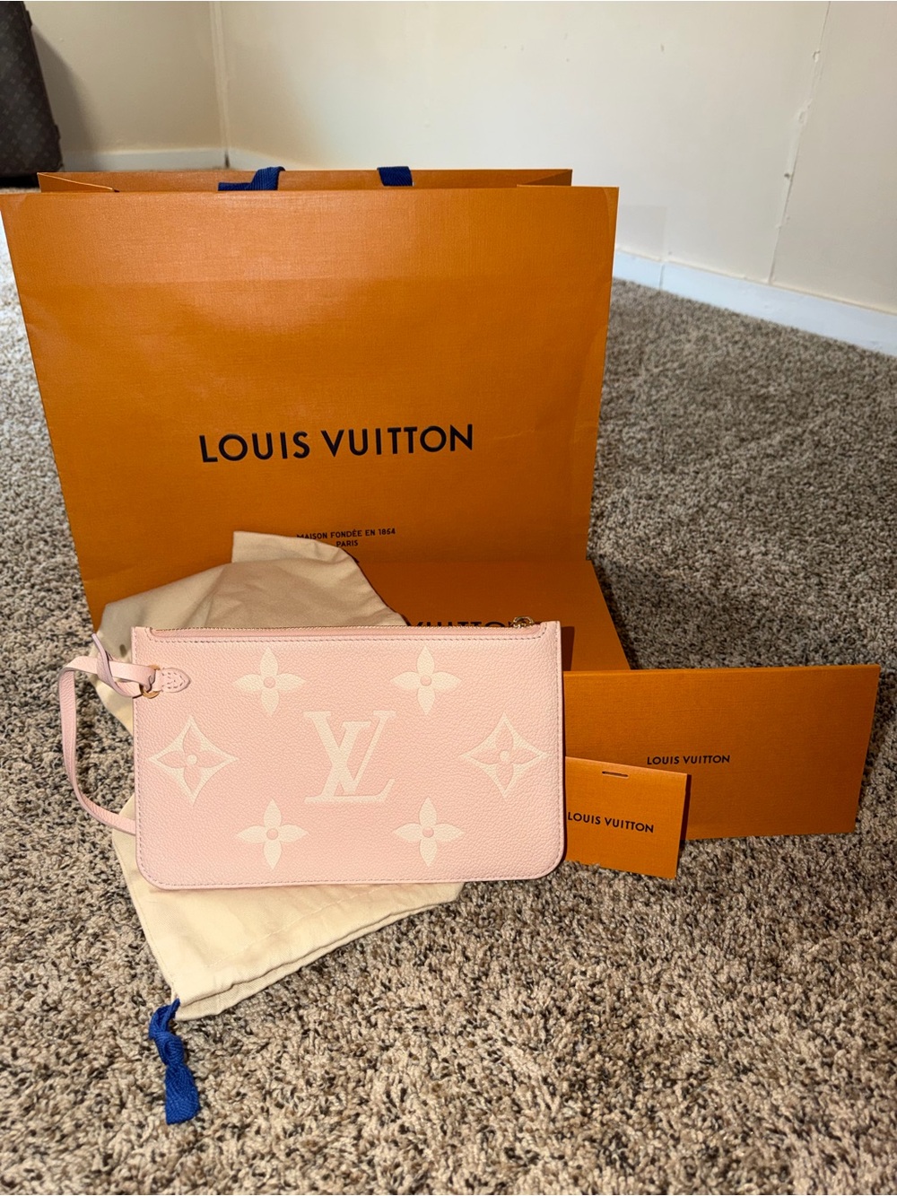 💕🤍💕Louis Vuitton Pink Quartz Neverfull Pouch💕🤍💕
